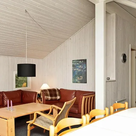 Three-bedroom In 6 Vakantiehuis Nordenbro Vesteregn