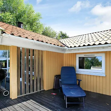 Three-bedroom In 6 Vakantiehuis Nordenbro Vesteregn